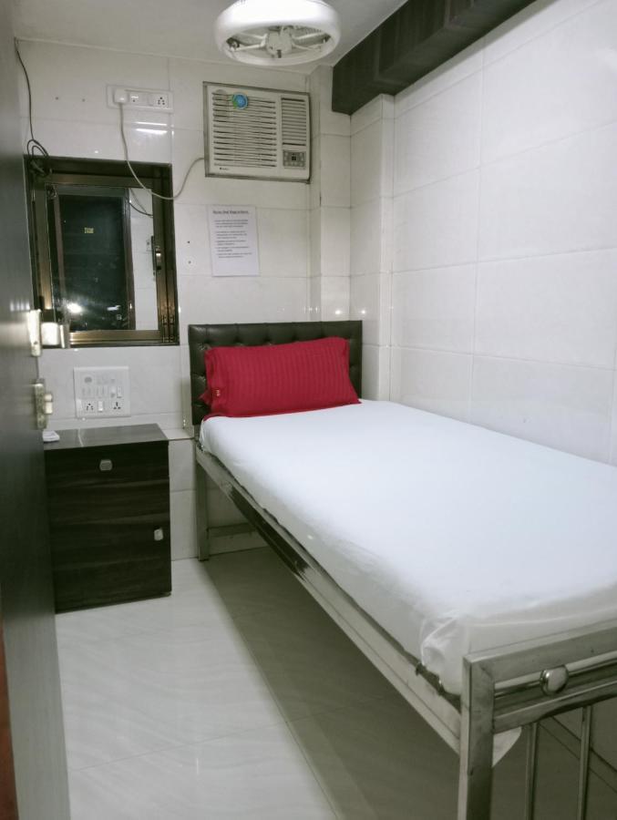 Hotel Qamar Mumbai Exterior photo